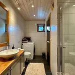 Дом отдыха High Standard At Sauna, Hot Tub & Trails Right Outside
