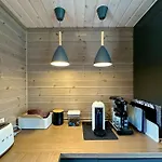 Дом отдыха High Standard At Sauna, Hot Tub & Trails Right Outside