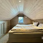 Дом отдыха High Standard At Sauna, Hot Tub & Trails Right Outside *