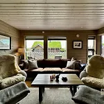 High Standard At Sauna, Hot Tub & Trails Right Outside