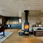 High Standard At Sauna, Hot Tub & Trails Right Outside *