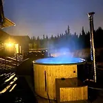 Дом отдыха High Standard At Sauna, Hot Tub & Trails Right Outside Ringsaker