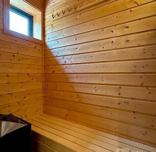 High Standard At Sauna, Hot Tub & Trails Right Outside *